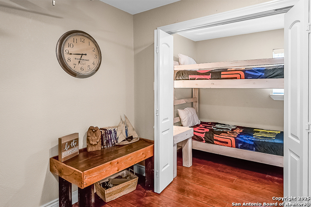 Listing photo id 13 for 707 Park Shores