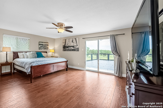 Listing photo id 14 for 707 Park Shores