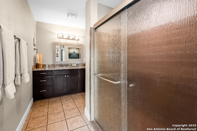 Listing photo id 16 for 707 Park Shores
