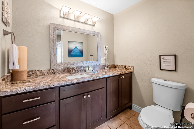 Listing photo id 17 for 707 Park Shores