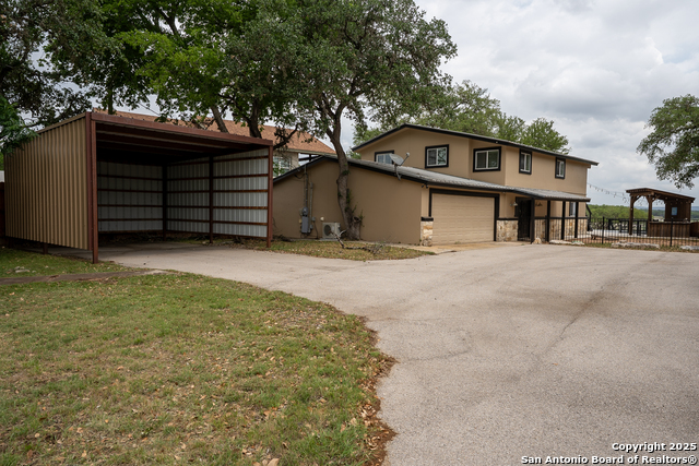 Listing photo id 0 for 707 Park Shores