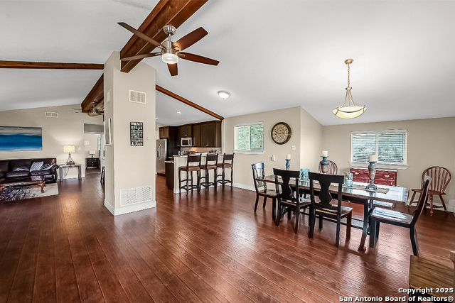 Listing photo id 22 for 707 Park Shores