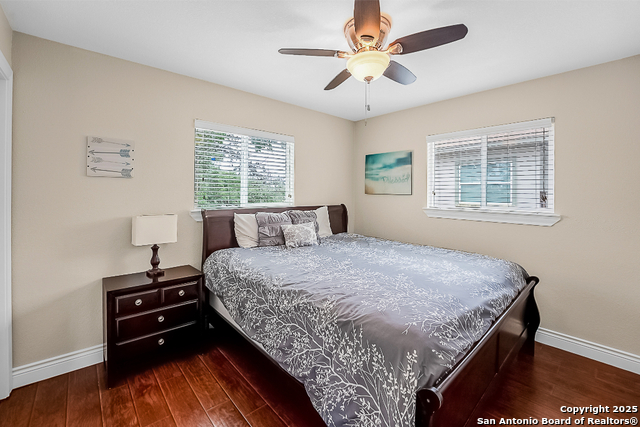 Listing photo id 23 for 707 Park Shores