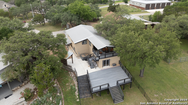 Listing photo id 1 for 707 Park Shores