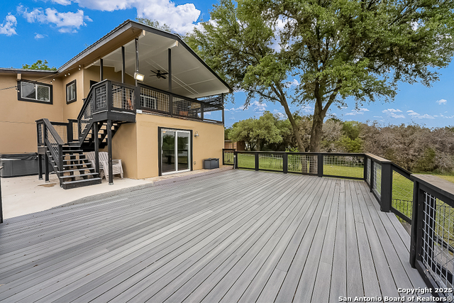 Listing photo id 31 for 707 Park Shores