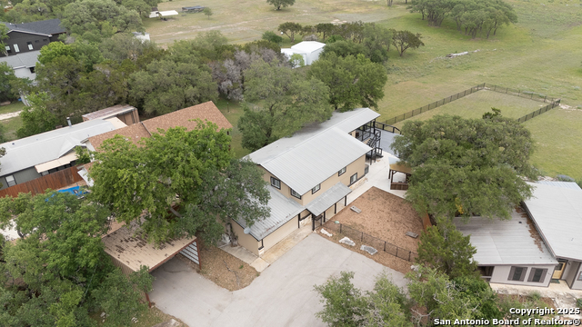 Listing photo id 35 for 707 Park Shores