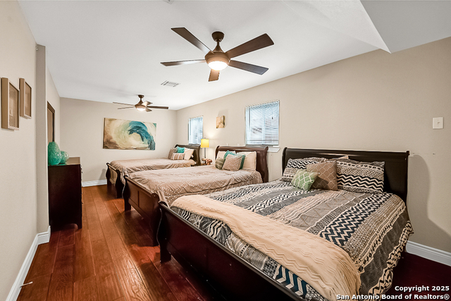 Listing photo id 6 for 707 Park Shores