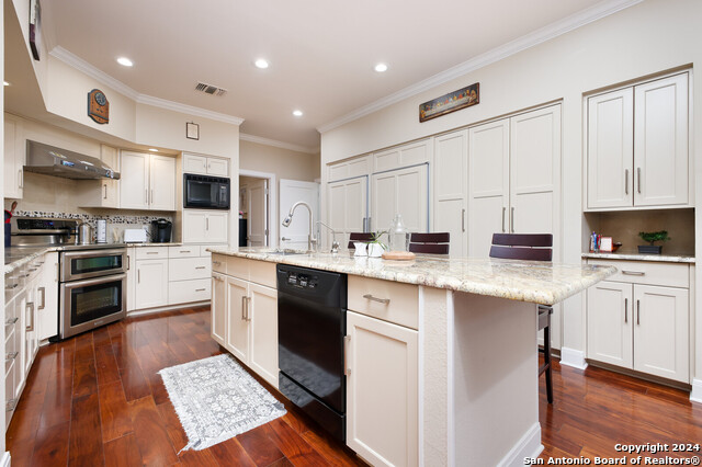 Image 17 of 43 For 8 Trophy Ln  