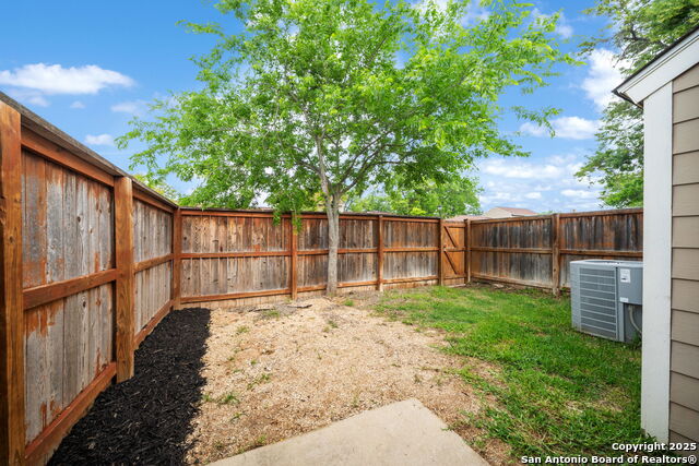 Image 28 of 31 For 9140 Timber Path  3101