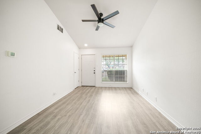 Image 5 of 31 For 9140 Timber Path  3101