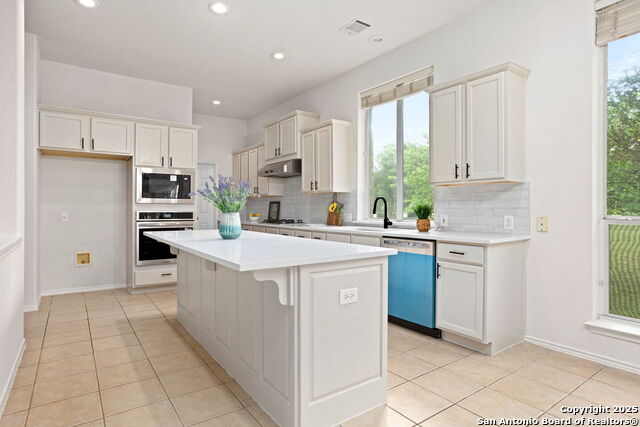 Listing photo id 14 for 15807 Socorro