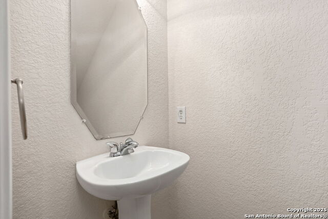 Listing photo id 31 for 15807 Socorro