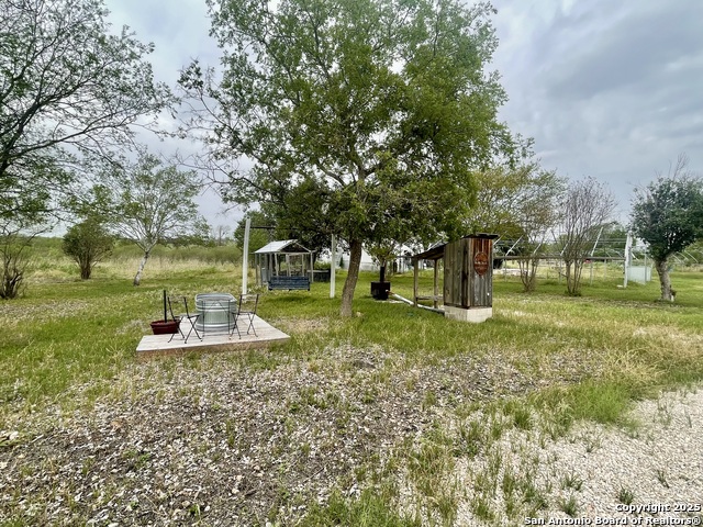 Listing photo id 11 for 2230 Weil  