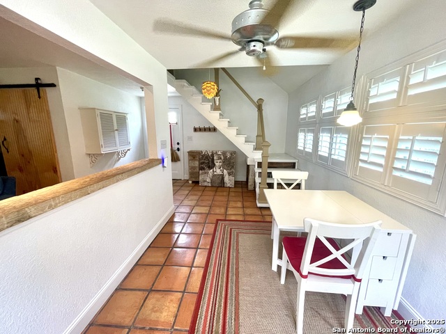 Listing photo id 5 for 2230 Weil  