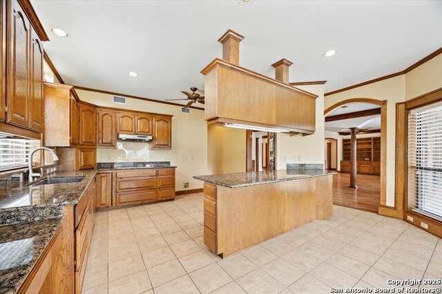 Image 13 of 44 For 640 Woodlake