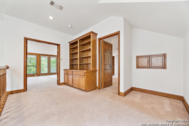 Image 22 of 44 For 640 Woodlake