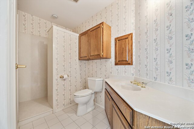 Image 31 of 44 For 640 Woodlake