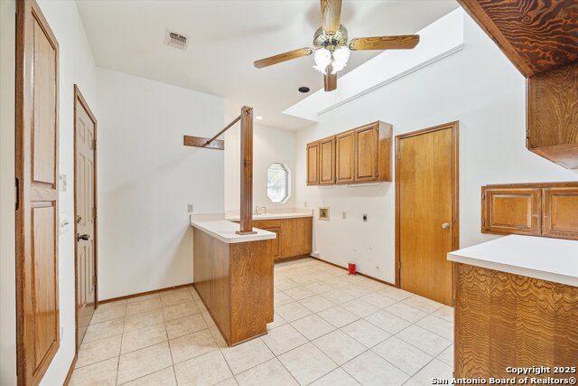 Image 32 of 44 For 640 Woodlake