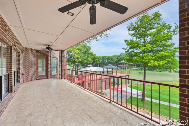 Image 39 of 44 For 640 Woodlake