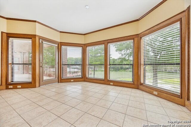Image 9 of 44 For 640 Woodlake