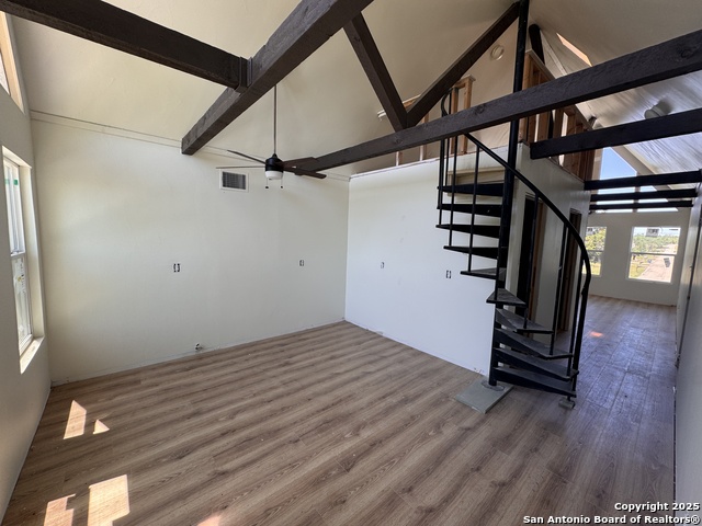 Listing photo id 25 for 354 Paradise