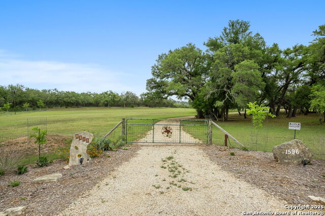 Image 25 of 50 For 1596 White River