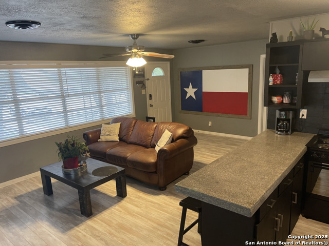 Image 3 of 21 For 3058 Westview