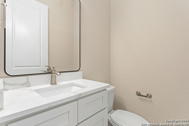 Listing photo id 18 for 11823 Zarkava