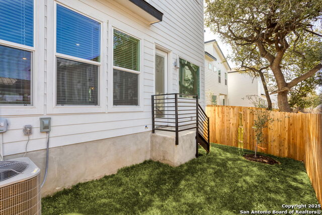 Listing photo id 33 for 11823 Zarkava