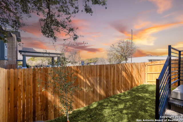 Listing photo id 36 for 11823 Zarkava