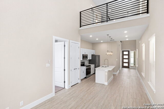 Listing photo id 7 for 11823 Zarkava