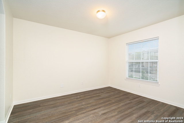 Image 4 of 23 For 3923 Southton View