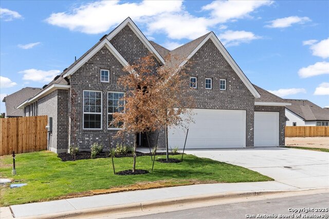 Listing photo id 13 for 3708 Moru Oak Drive