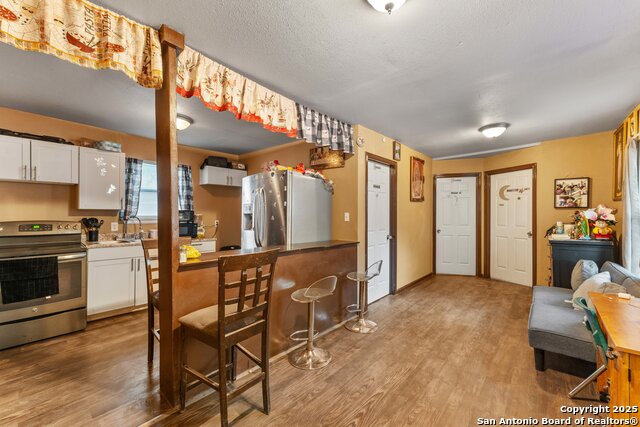 Image 10 of 14 For 918 Hamilton Ave S