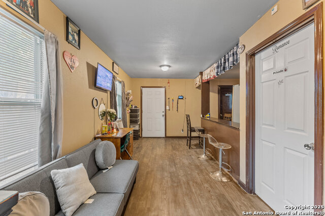 Image 11 of 14 For 918 Hamilton Ave S