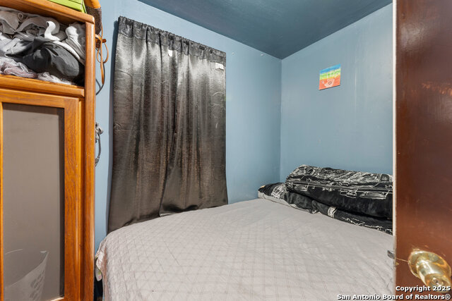 Image 7 of 14 For 918 Hamilton Ave S