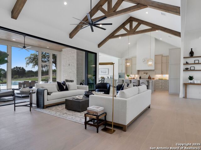 Listing photo id 4 for 137 Phillip Ranch Rd.
