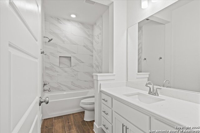 Image 9 of 19 For 3716 Canby Oak Bluff