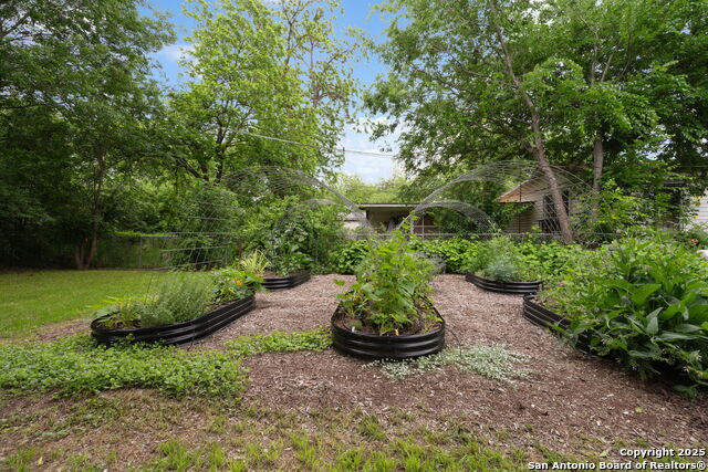 Image 17 of 22 For 606 Fay  