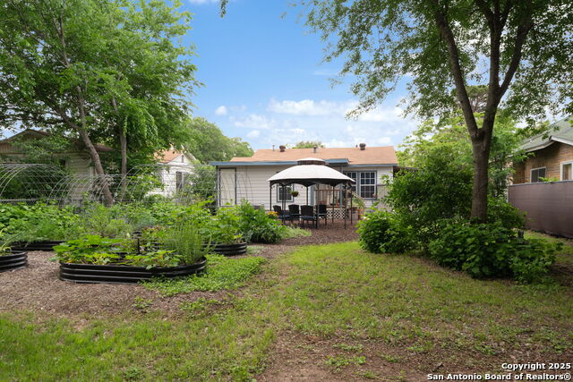 Image 18 of 22 For 606 Fay  