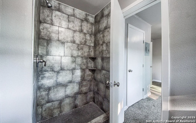 Listing photo id 8 for 204 Division