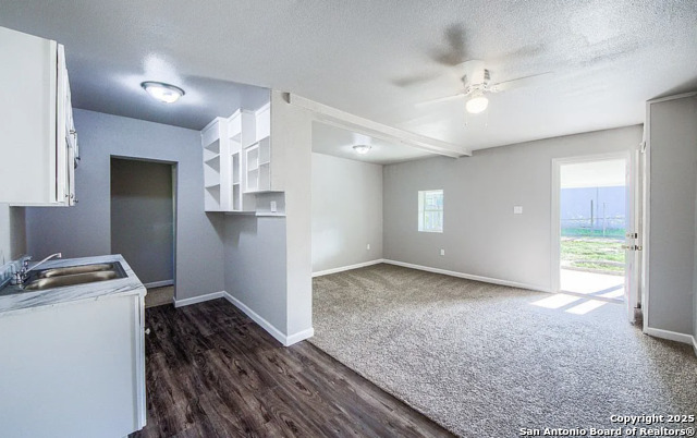 Listing photo id 10 for 204 Division