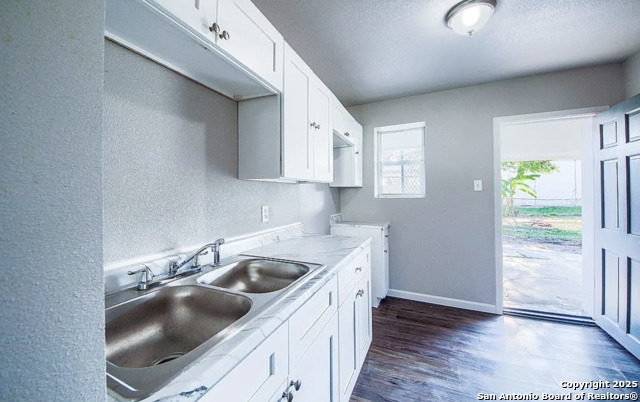 Listing photo id 3 for 204 Division