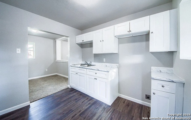 Listing photo id 4 for 204 Division