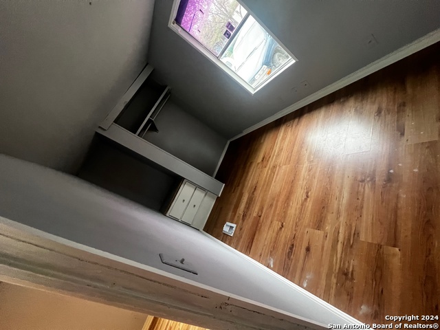 Image 3 of 5 For 1311 Hein Rd W 13