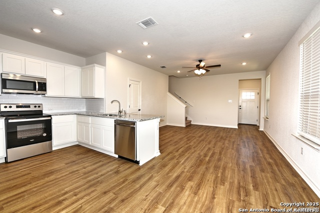 Image 3 of 6 For 2310 Tulipwood Cove  101
