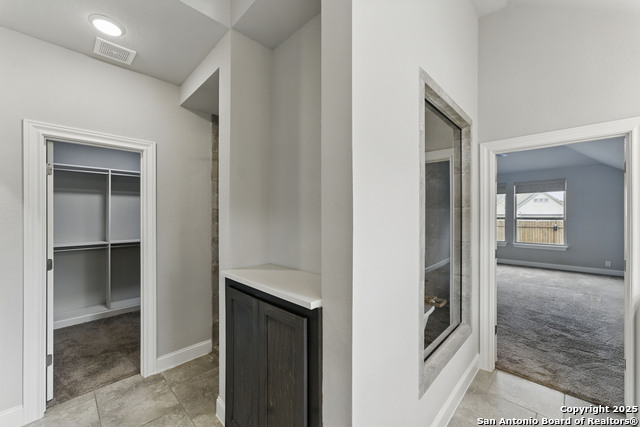 Listing photo id 18 for 907 Carriage Inn