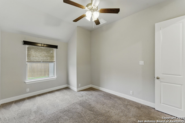 Listing photo id 25 for 907 Carriage Inn