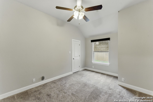 Listing photo id 26 for 907 Carriage Inn