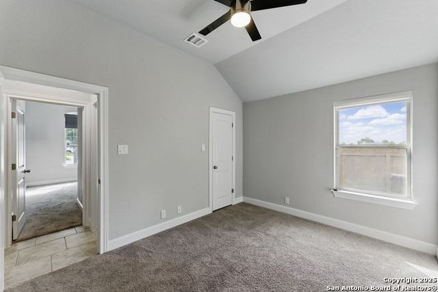 Listing photo id 29 for 907 Carriage Inn